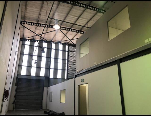 284M² WAREHOUSE TO LET IN MEADOWDALE