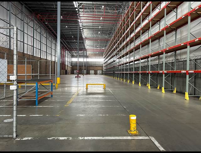 3,050M² WAREHOUSE TO LET IN ISANDO