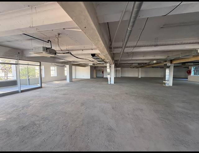 2,402M² OFFICE TO LET IN FORESHORE