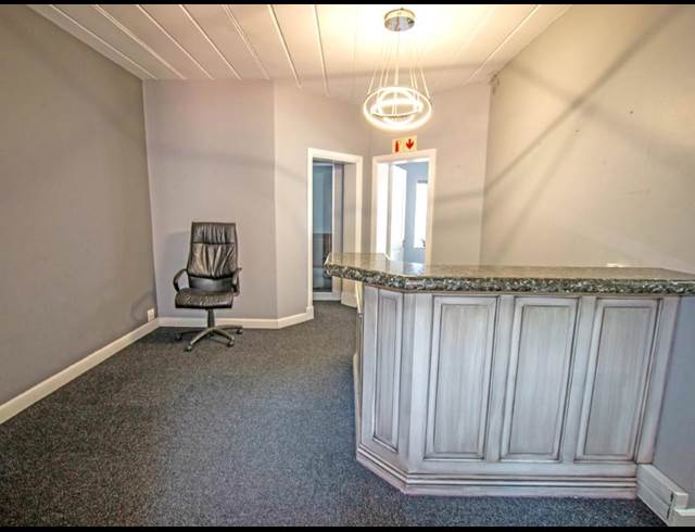 138M² OFFICE TO LET IN MELROSE ESTATE