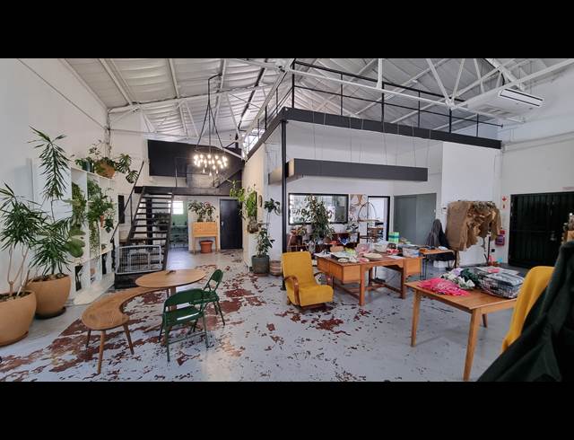 330M² SERVICED OFFICE TO LET IN WOODSTOCK