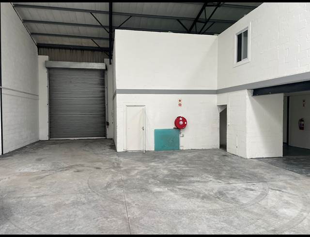 492M² WAREHOUSE TO LET IN CAPRICORN