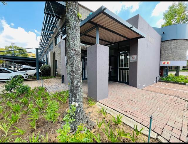 385M² OFFICE TO LET IN RANDJESPARK