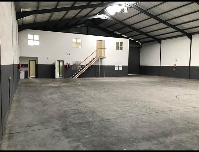 572M² WAREHOUSE RENTED IN EPPING INDUSTRIAL