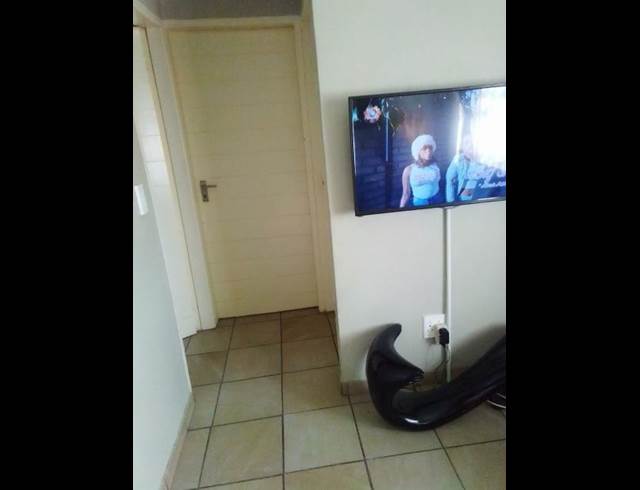 2 BEDROOM PROPERTY TO RENT IN WITPOORTJIE