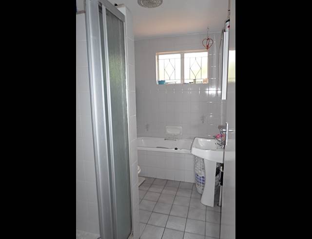 2 bed property to rent in WATERVAL ESTATE