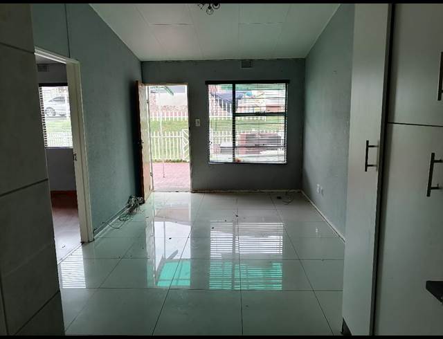 2 bed property to rent in RIDGEWAY