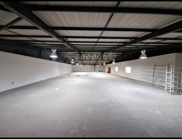 846M² WAREHOUSE TO LET IN NORTH RIDING