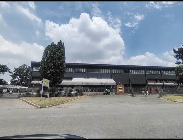 8,558M² WAREHOUSE TO LET IN DENVER