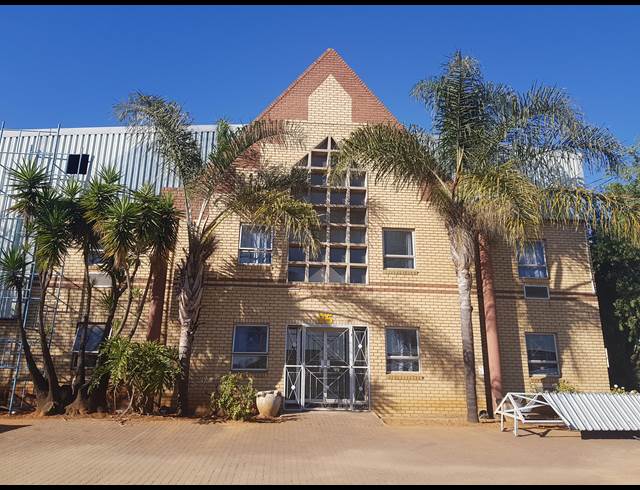1,310M² WAREHOUSE TO LET IN MEADOWDALE