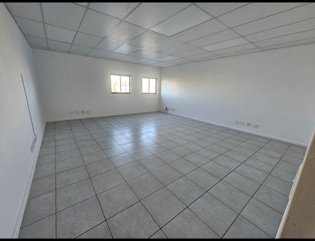 840M² WAREHOUSE TO LET IN RIVERGATE