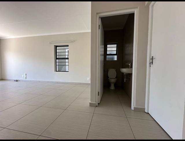 3 BEDROOM TOWNHOUSE TO LET IN PARKLANDS