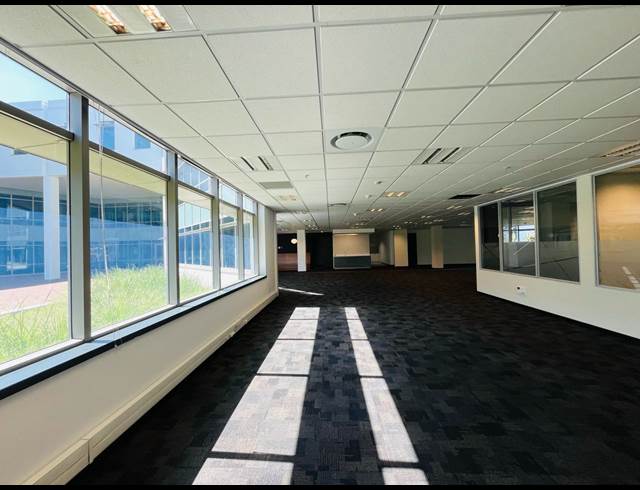2,000M² OFFICE TO LET IN WATERFALL