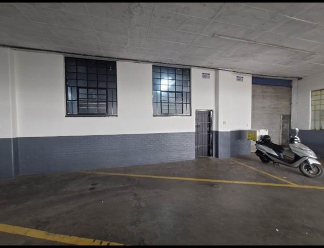 1,140M² WAREHOUSE TO LET IN WYNBERG