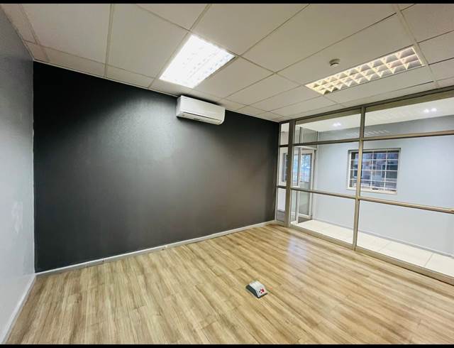2,000M² OFFICE TO LET IN GLEN AUSTIN AH