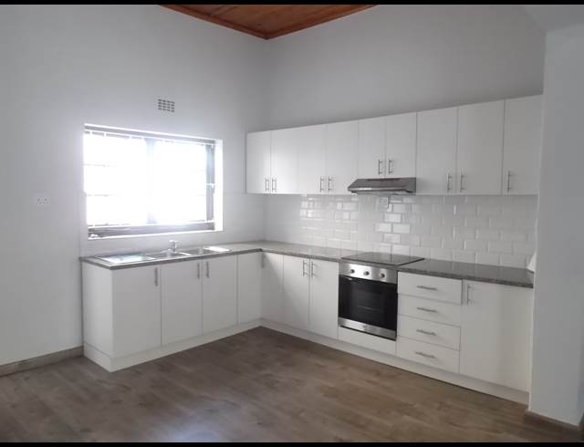 2 bed property to rent in WOODSTOCK