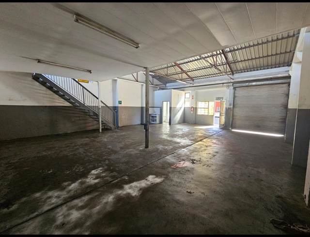 154M² WAREHOUSE TO LET IN STEELEDALE
