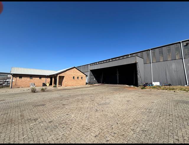 14,150M² WAREHOUSE TO LET IN ELANDSFONTEIN