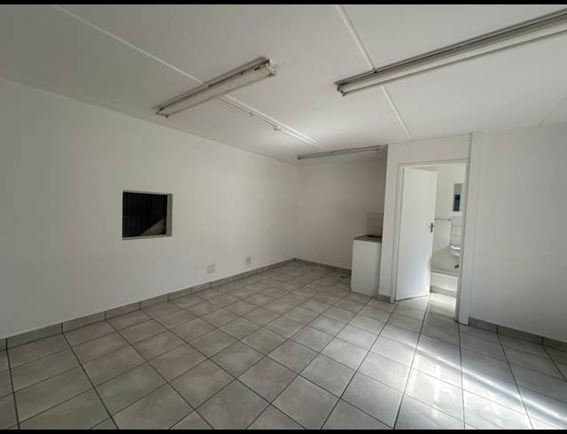 229M² WAREHOUSE TO LET IN HALFWAY HOUSE