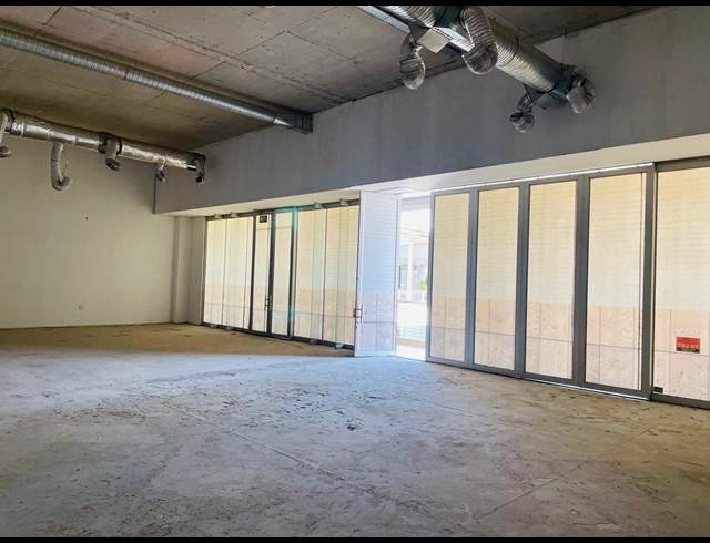 237M² RETAIL TO LET IN FOURWAYS