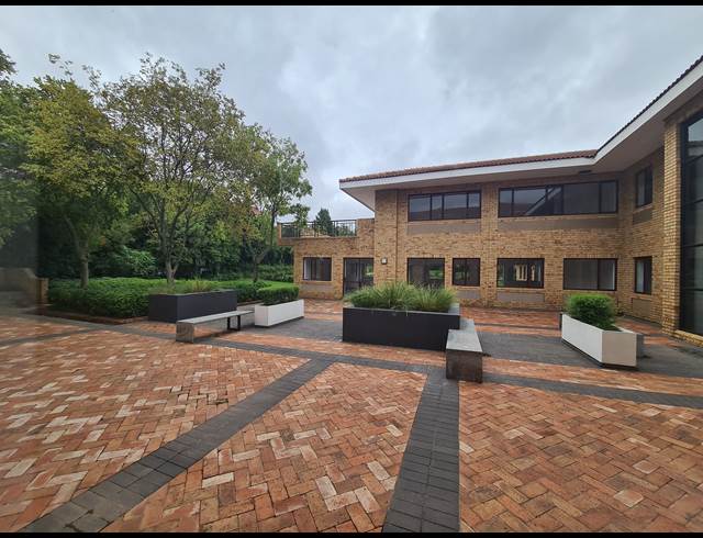 791M² OFFICE TO LET IN VORNA VALLEY