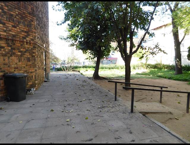 878M² OFFICE TO LET IN FERNDALE
