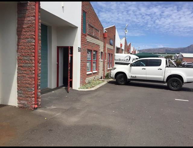 98M² WAREHOUSE TO LET IN DIEP RIVER