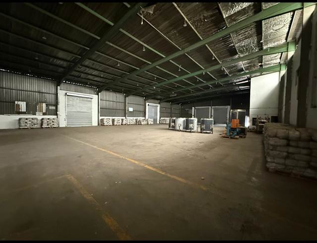 1,800M² WAREHOUSE TO LET IN CITY DEEP