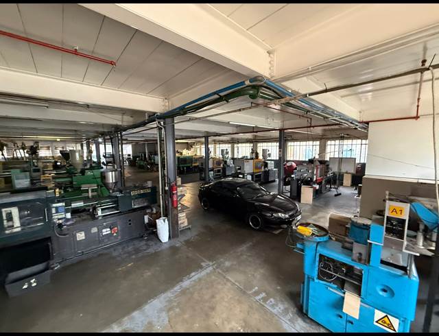 1,400M² BUILDING TO LET IN CROESUS