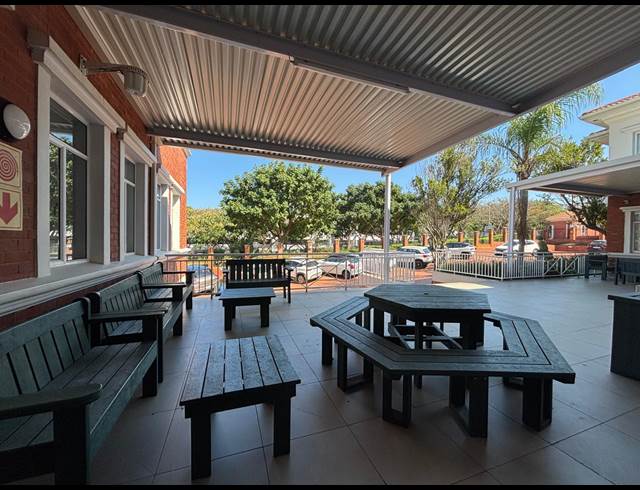 1,834M² BUILDING TO LET IN LA LUCIA RIDGE
