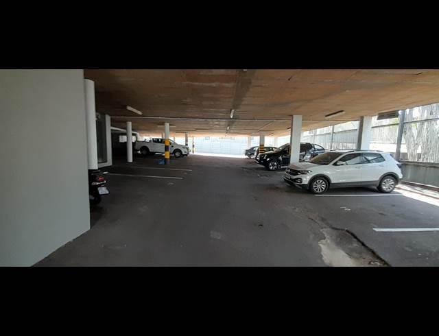 350M² OFFICE TO LET IN ESSENWOOD