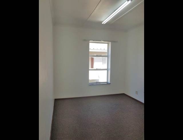 2 bed property to rent in WORCESTER CENTRAL