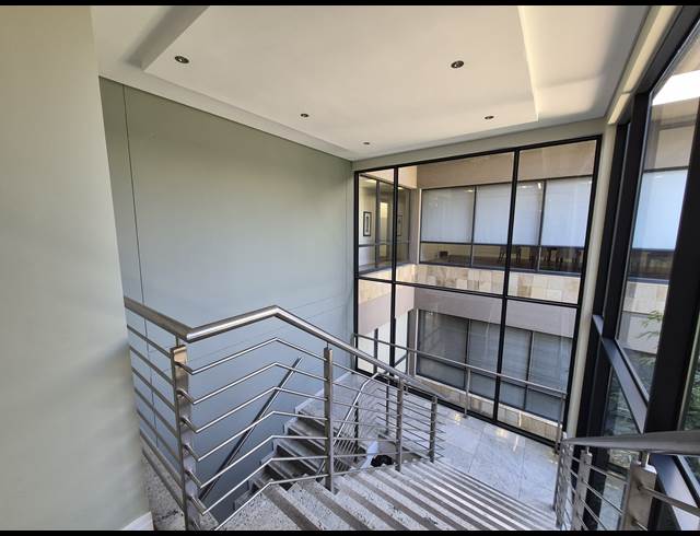 646M² OFFICE TO LET IN SANDTON CENTRAL