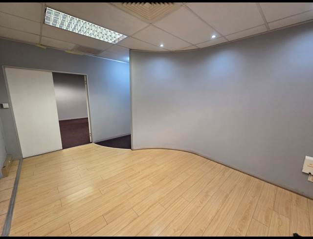 106M² OFFICE TO LET IN MONTANA