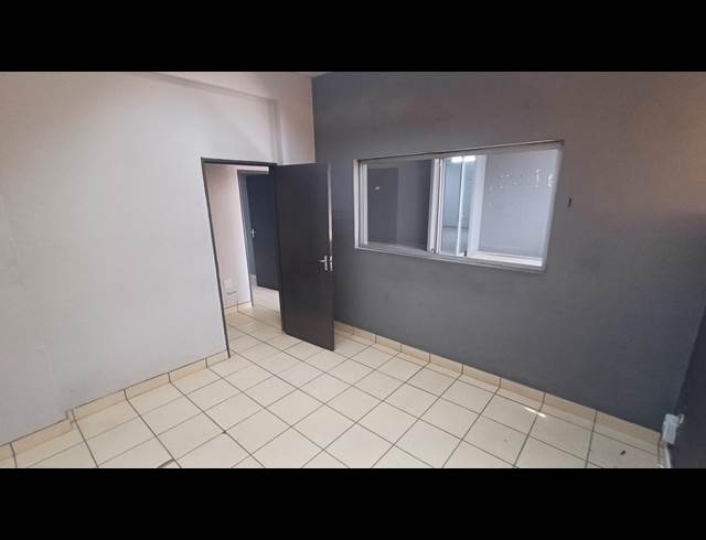 500M² WAREHOUSE TO LET IN VINTONIA
