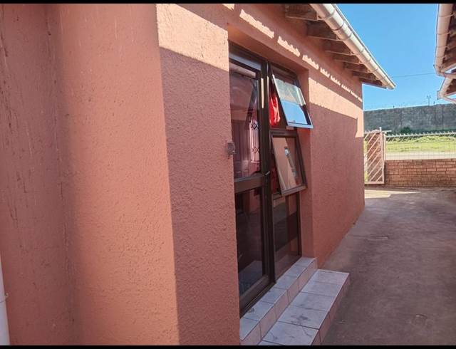 1 BEDROOM PROPERTY TO RENT IN GRAHAMSTOWN RURAL
