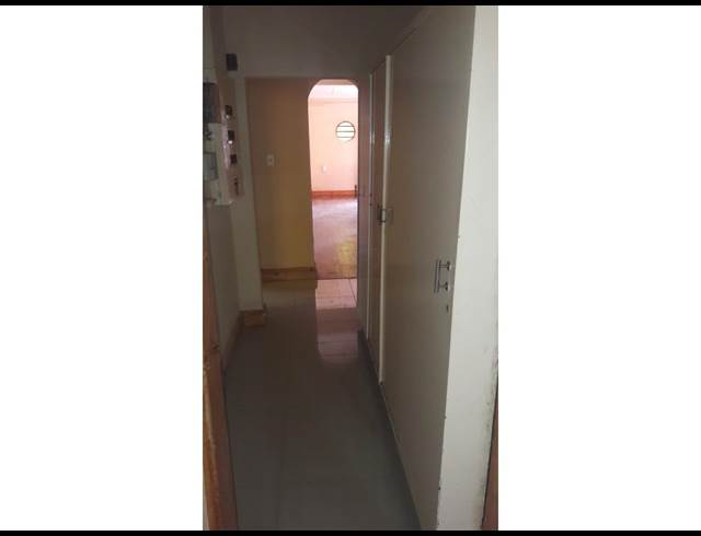BUSINESS PROPERTY TO RENT IN ESTCOURT