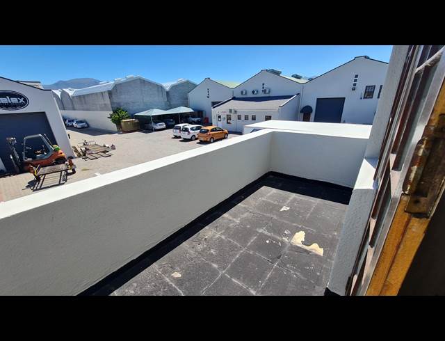 178M² WAREHOUSE TO LET IN DIEP RIVER