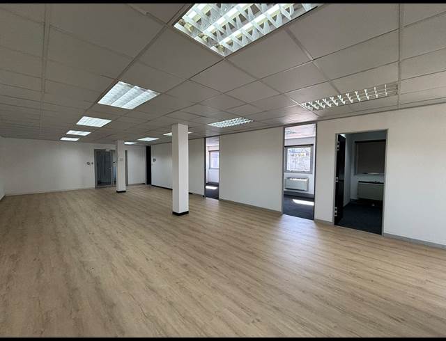 254M² OFFICE TO LET IN TYGER VALLEY