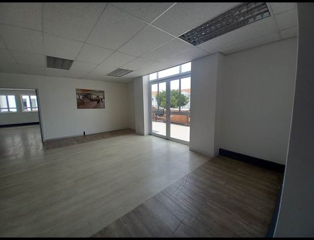 1,224M² OFFICE TO LET IN BRYANSTON