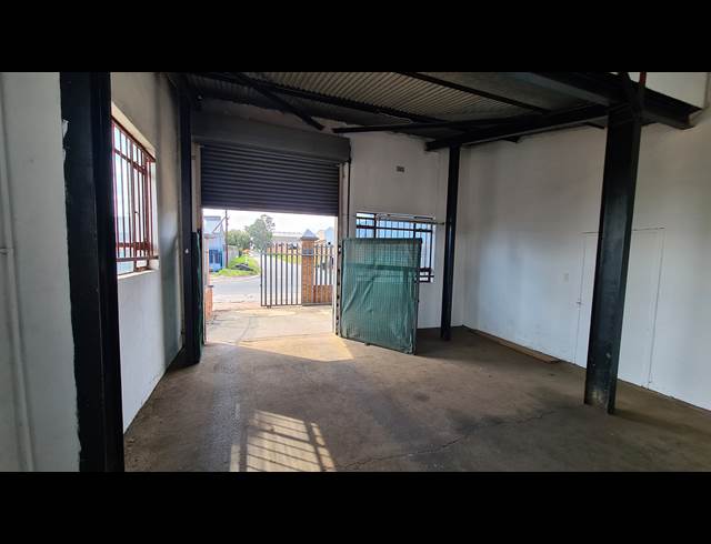 170M² FACTORY TO LET IN ANDERBOLT