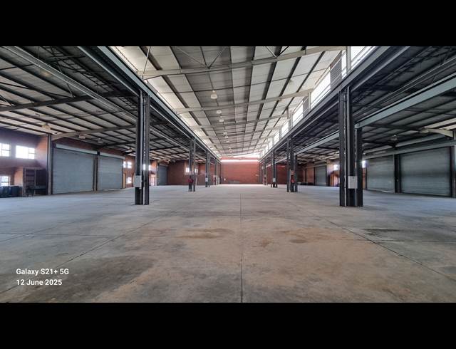 2,496M² WAREHOUSE TO LET IN HUGHES