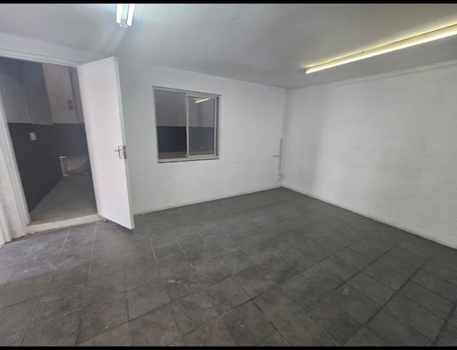 360M² WAREHOUSE TO LET IN EPPING INDUSTRIAL