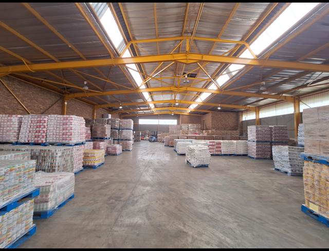 1,300M² WAREHOUSE TO LET IN ROBERTVILLE