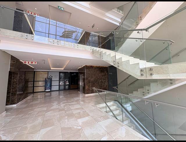 276M² OFFICE TO LET IN FOURWAYS