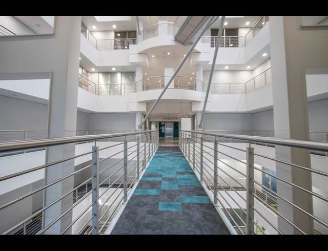 1,971M² OFFICE TO LET IN SANDTON CENTRAL