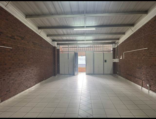 84M² WAREHOUSE TO LET IN CROWN