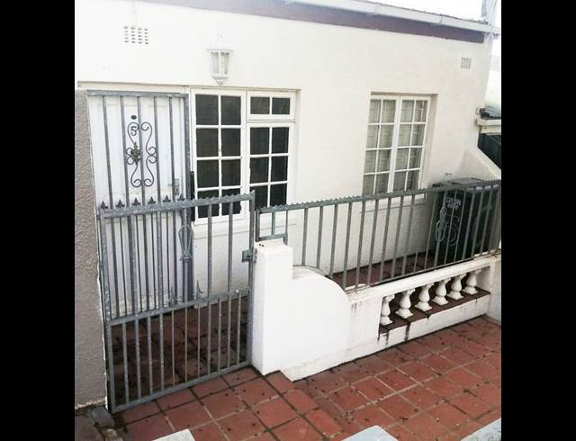 2 bed property to rent in SCHOTSCHE KLOOF