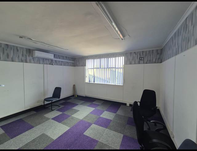 243M² OFFICE TO LET IN PAROW INDUSTRIAL