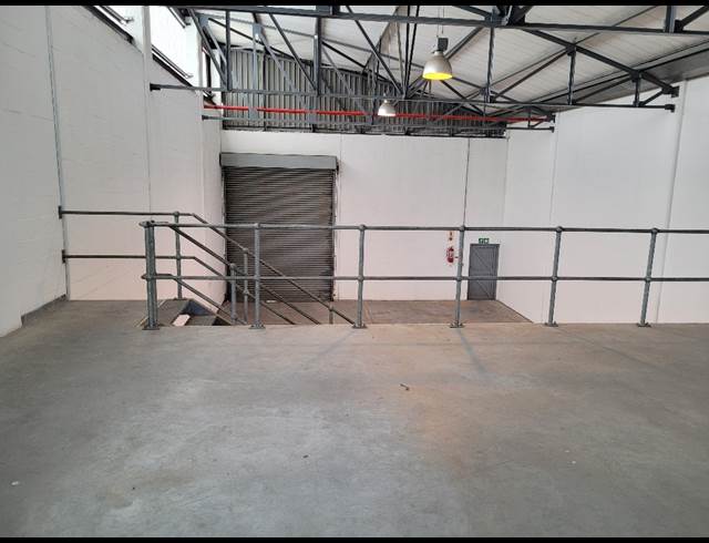 322M² WAREHOUSE TO LET IN AIRPORT INDUSTRIA